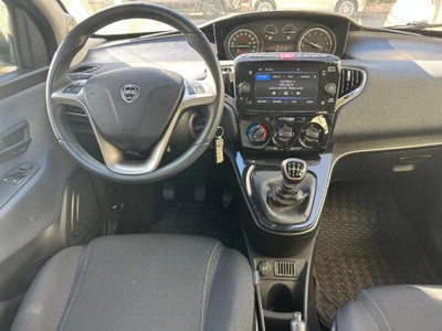 Lancia Ypsilon 1.0 FireFly 5 porte S&S Hybrid Gold Plus (9)