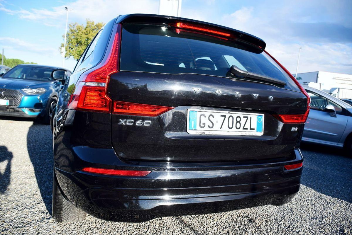 Volvo XC60 B4 automatico Core (14)