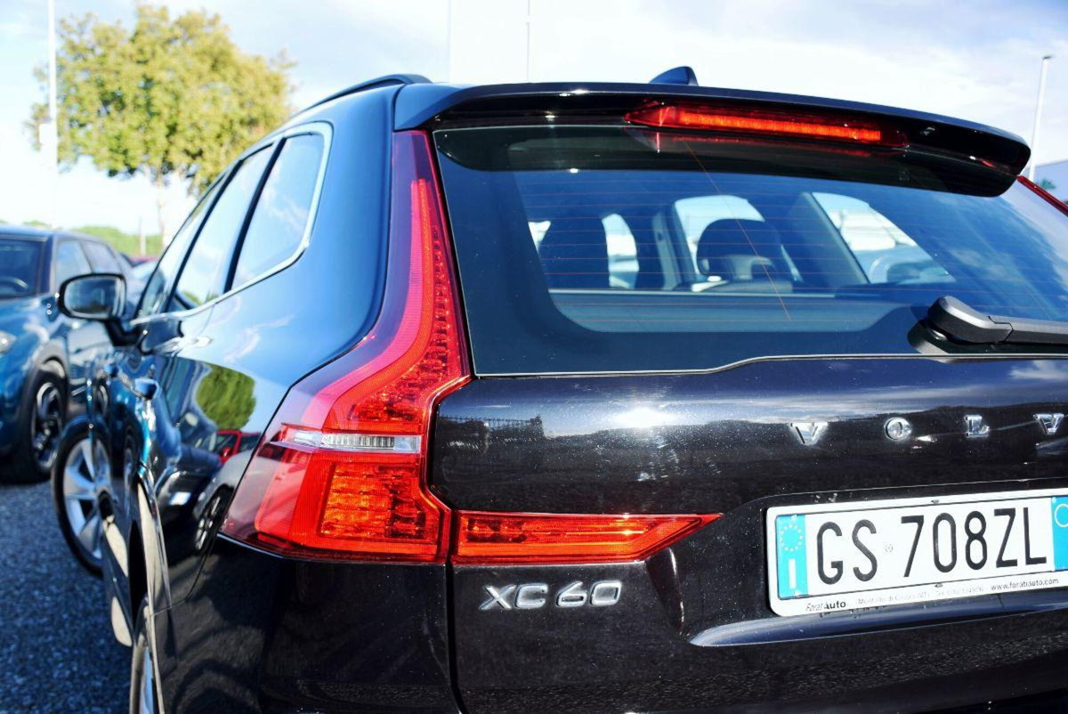 Volvo XC60 B4 automatico Core (16)