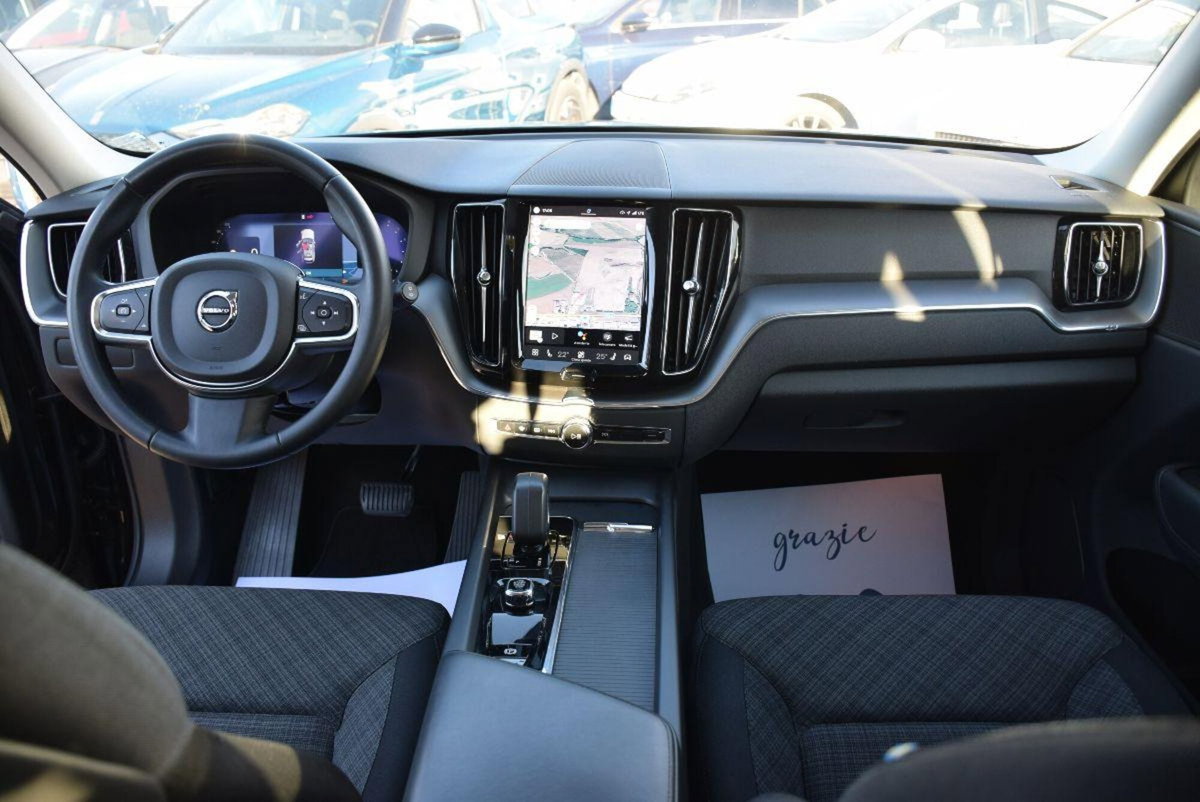 Volvo XC60 B4 automatico Core (8)