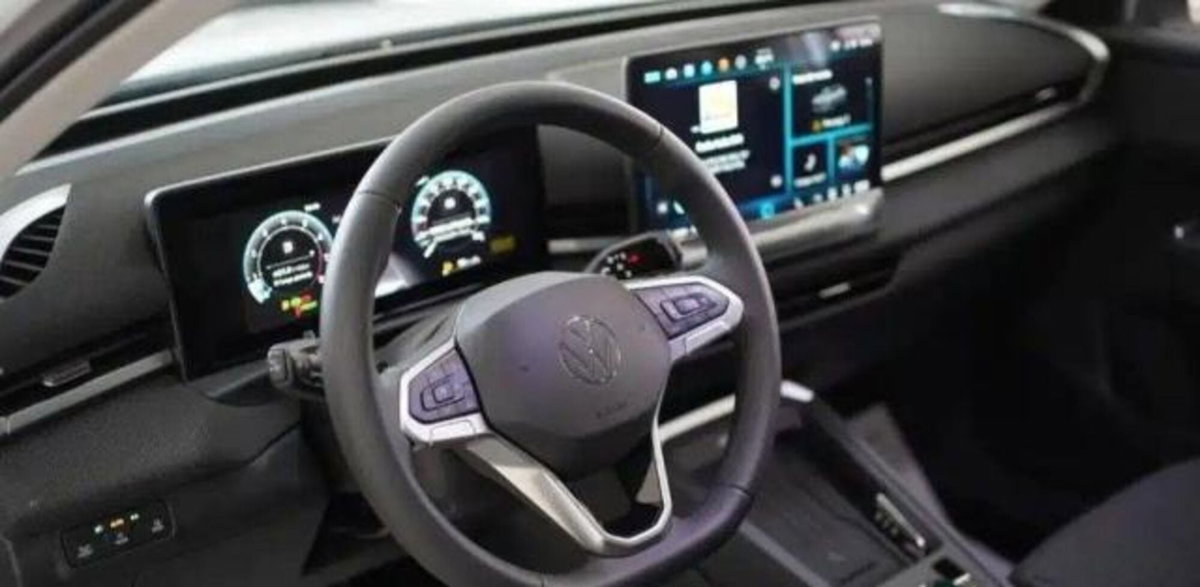 Volkswagen T-Roc 1.5 tsi Life dsg (11)
