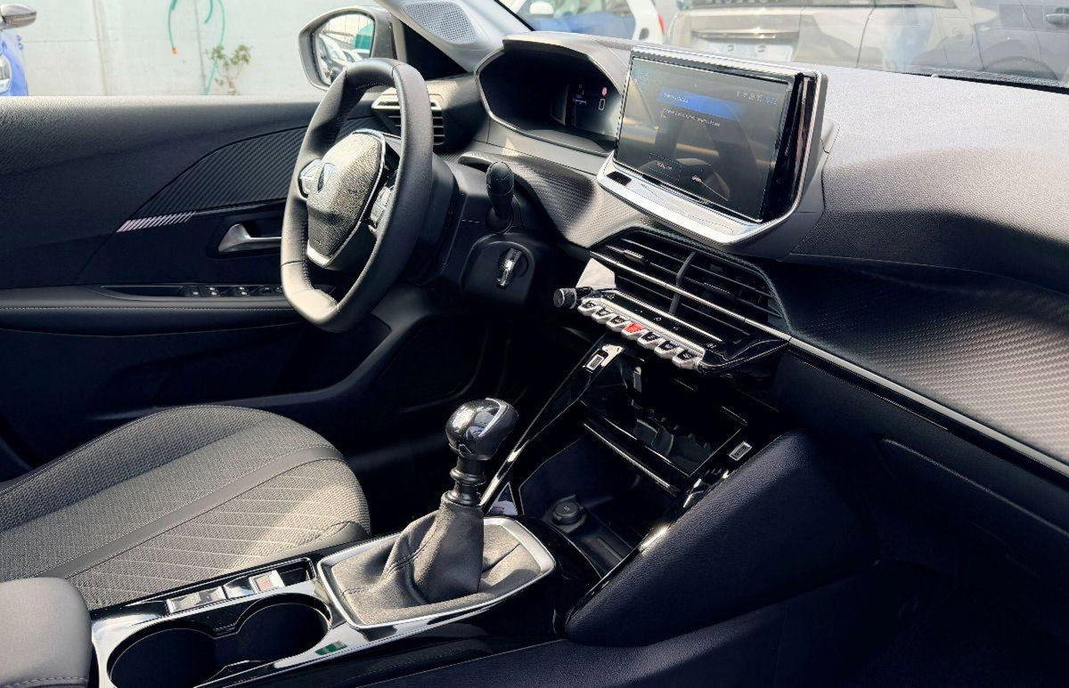Peugeot 208 1.2 puretech Allure s&s 100cv (8)