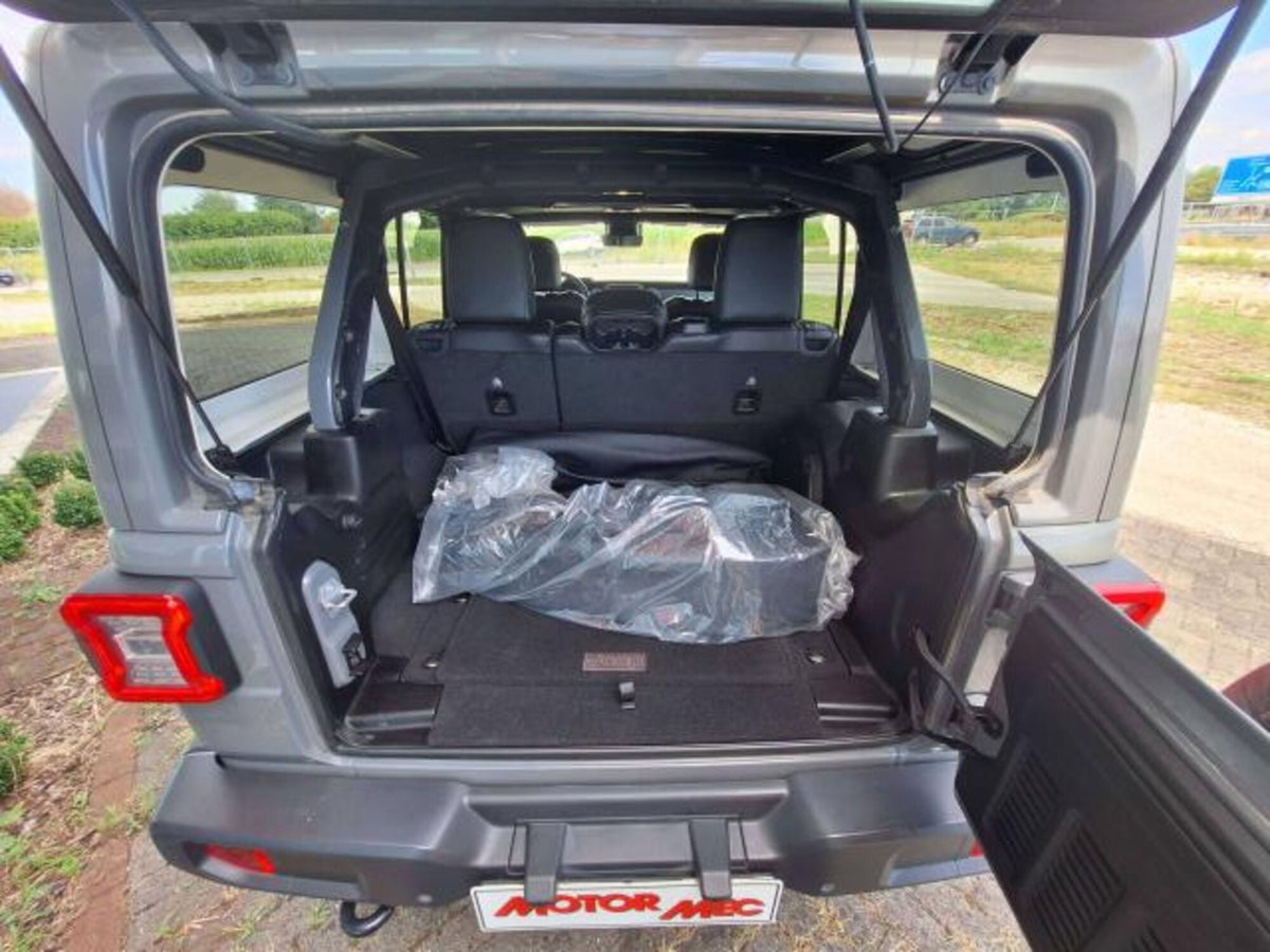 Jeep Wrangler Unlimited 2.2 Mjt II Sahara (15)