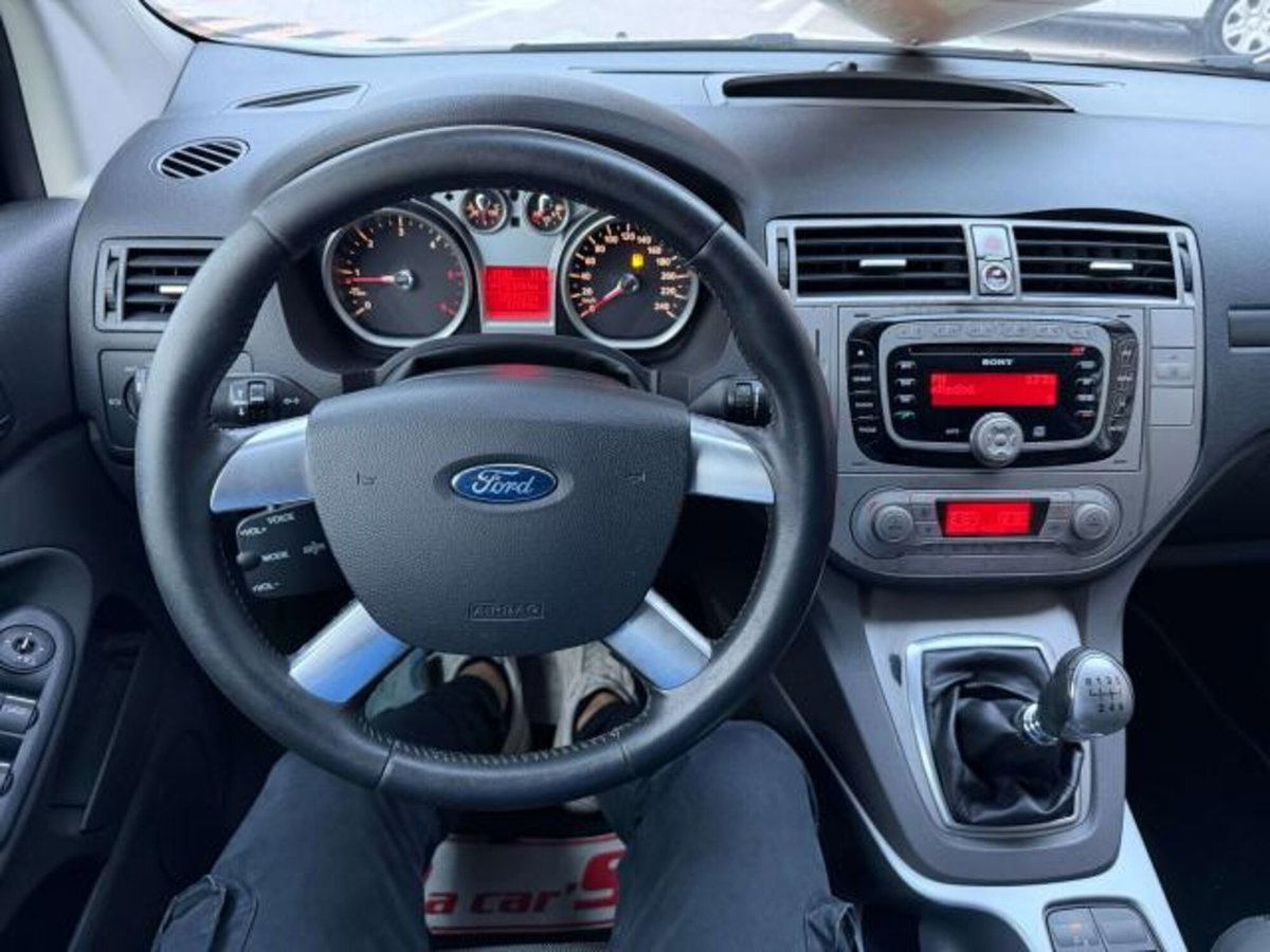 Ford Kuga 2.0 TDCI 140 CV 2WD Titanium (13)