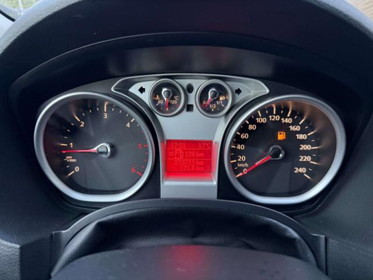 Ford Kuga 2.0 TDCI 140 CV 2WD Titanium (15)