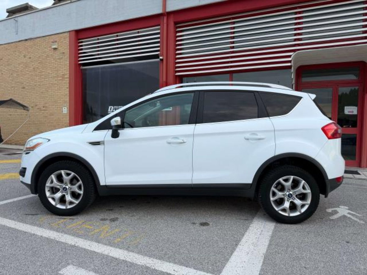 Ford Kuga 2.0 TDCI 140 CV 2WD Titanium (3)