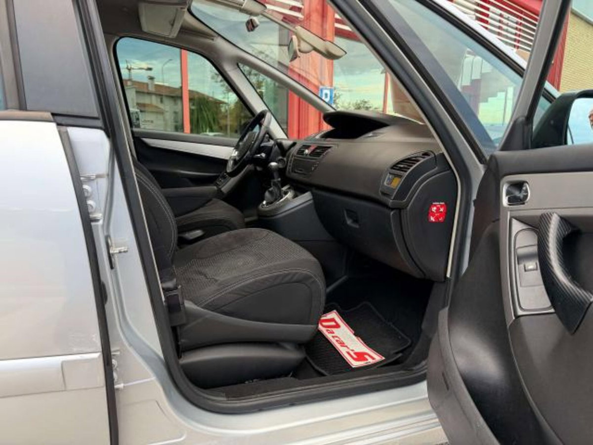 Citroen C4 Picasso 1.6 HDi 110 FAP Ideal (8)