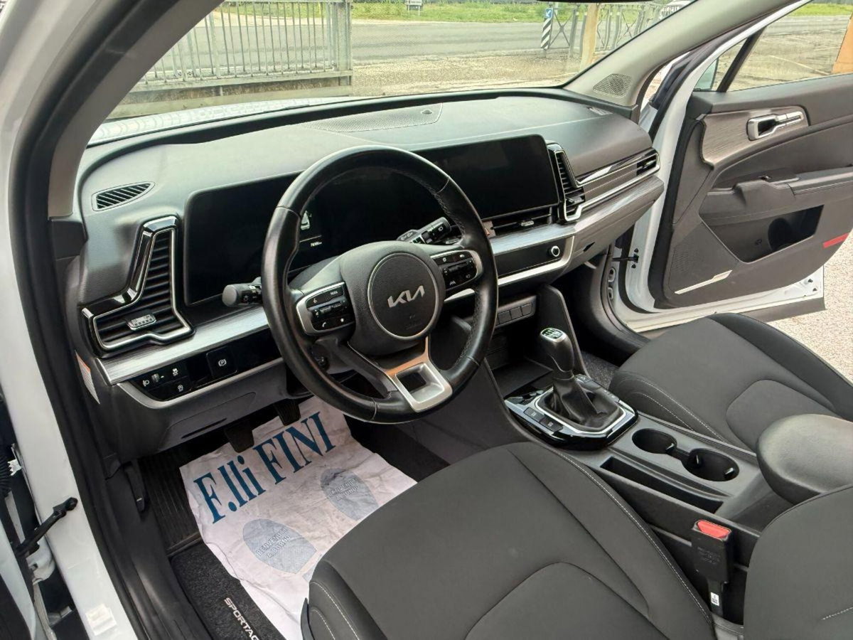 Kia Sportage 1.6 CRDI 136 DCT7 2WD Mild Hybrid Black Edition (7)