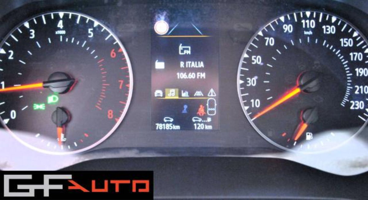 Renault Captur TCe 90 CV Equilibre (9)