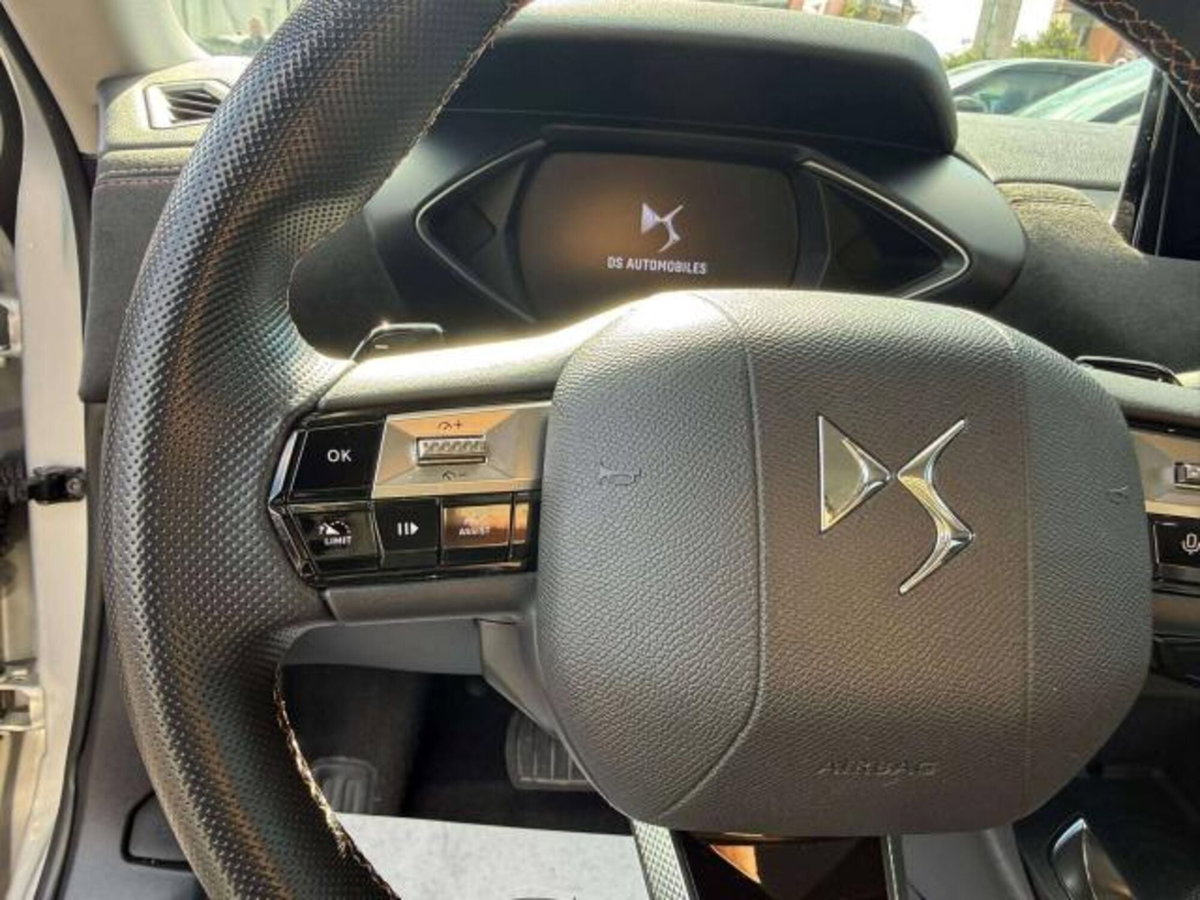 Ds DS 3 1.5 bluehdi Etoile 130cv auto (8)