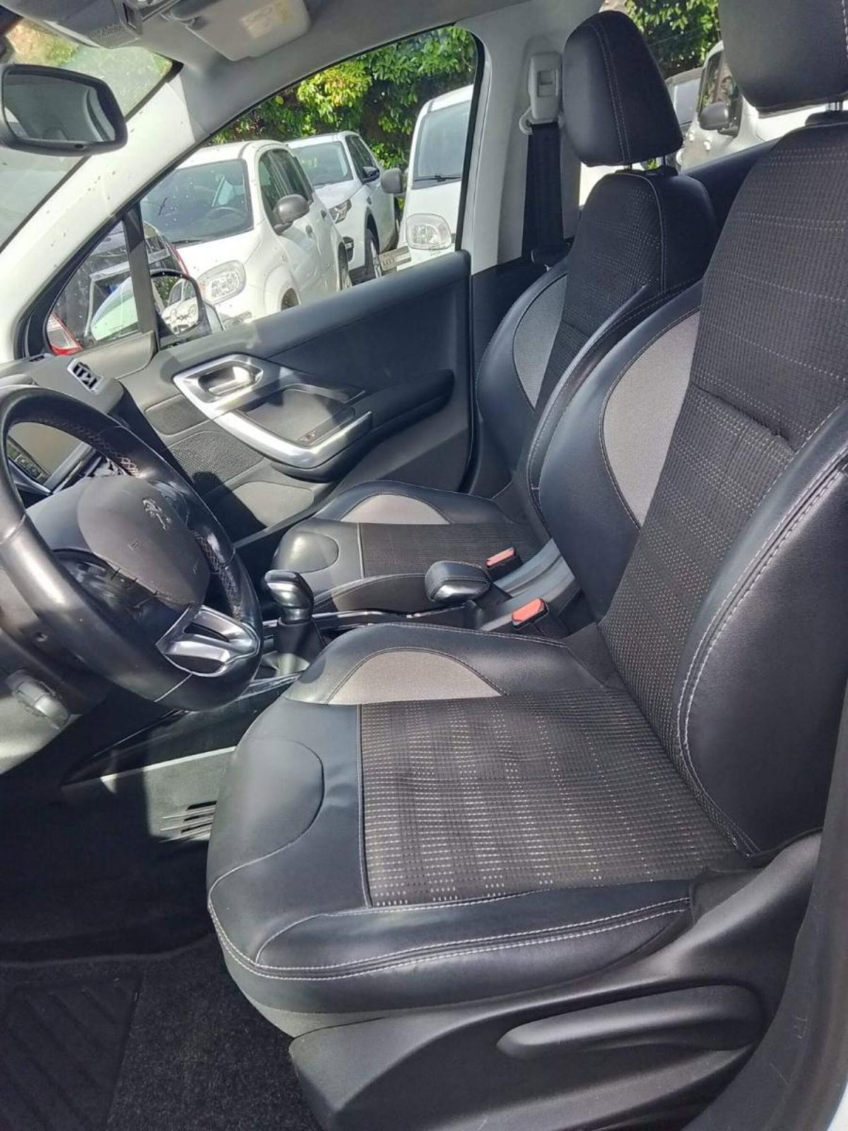 Peugeot 2008 100 S&S Allure (9)