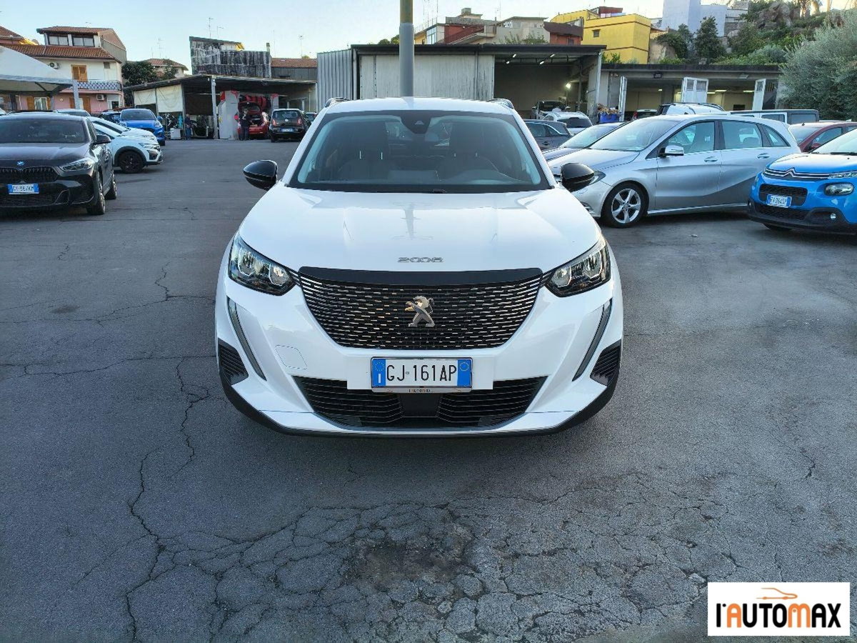 Peugeot 2008 BlueHDi 110 S&S Allure (2)
