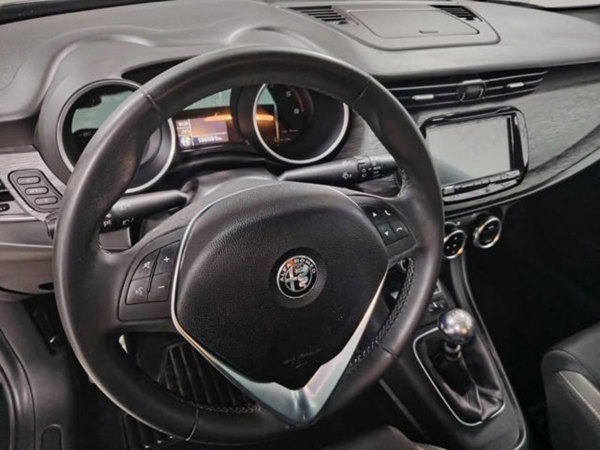 Alfa Romeo Giulietta 1.6 JTDm Giulietta 120cv (6)