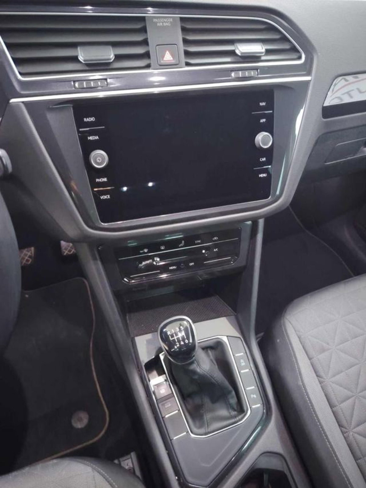 Volkswagen Tiguan 2.0 TDI SCR Life (8)