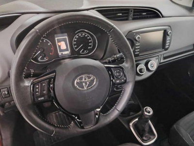 Toyota Yaris 1.0 5 porte Active (5)