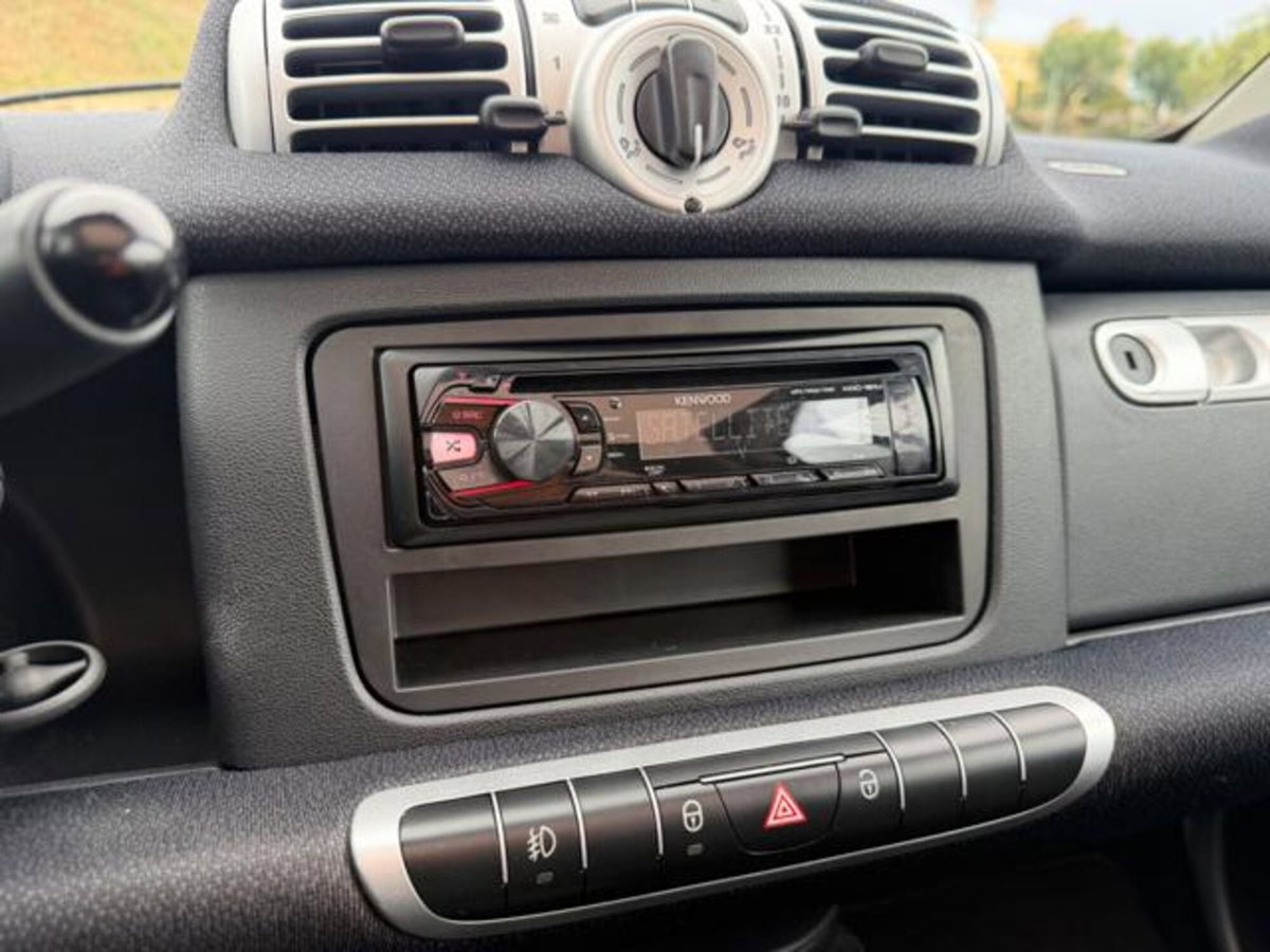 smart Fortwo 1000 52 kW MHD coupé passion (18)
