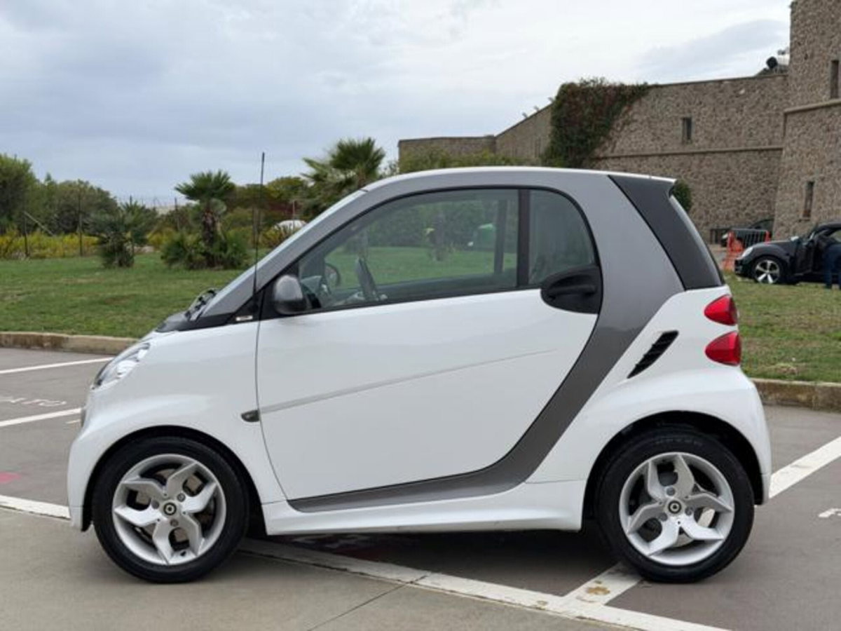 smart Fortwo 1000 52 kW MHD coupé passion (4)