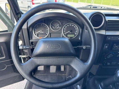 Land Rover Defender 90 2.4 TD4 Station Wagon SE (12)