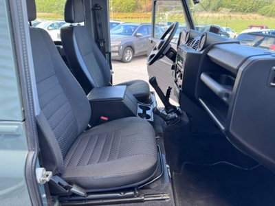 Land Rover Defender 90 2.4 TD4 Station Wagon SE (17)