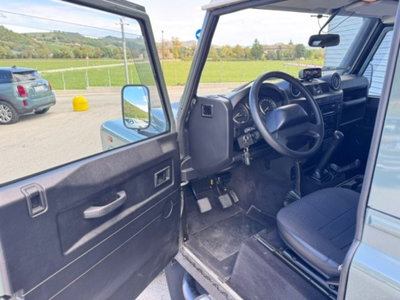 Land Rover Defender 90 2.4 TD4 Station Wagon SE (9)