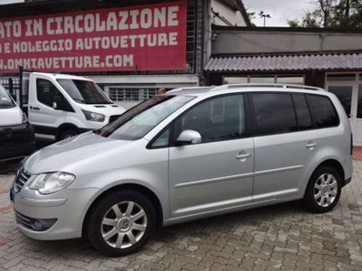 Volkswagen Touran TDI DPF DSG Highline usata