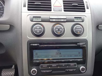 Volkswagen Touran TDI DPF DSG Highline (13)