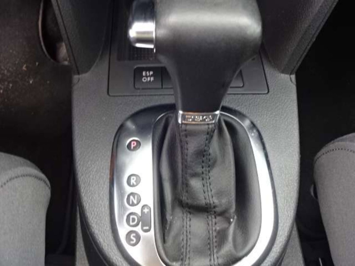 Volkswagen Touran TDI DPF DSG Highline (14)