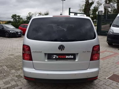 Volkswagen Touran TDI DPF DSG Highline (5)