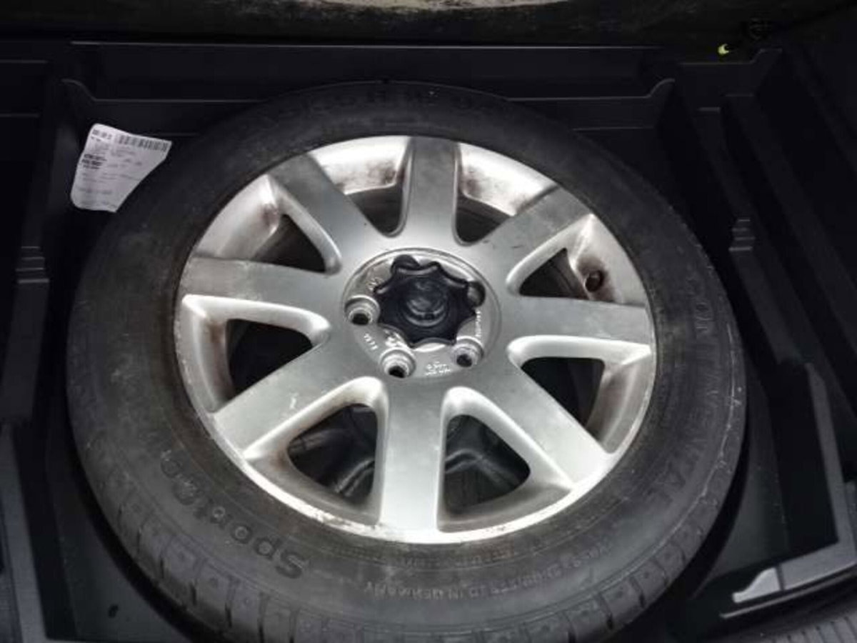 Volkswagen Touran TDI DPF DSG Highline (8)