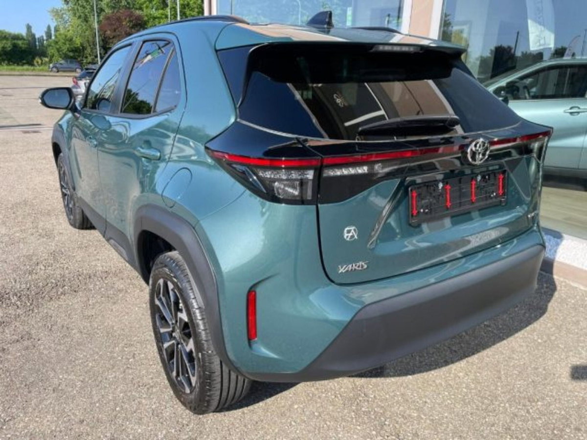 Toyota Yaris Cross 1.5h GR Sport Black Sky fwd 116cv e-cvt (7)