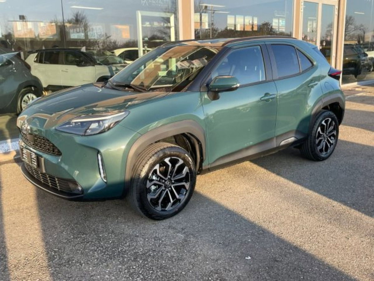 Toyota Yaris Cross 1.5h GR Sport Black Sky fwd 116cv e-cvt (9)