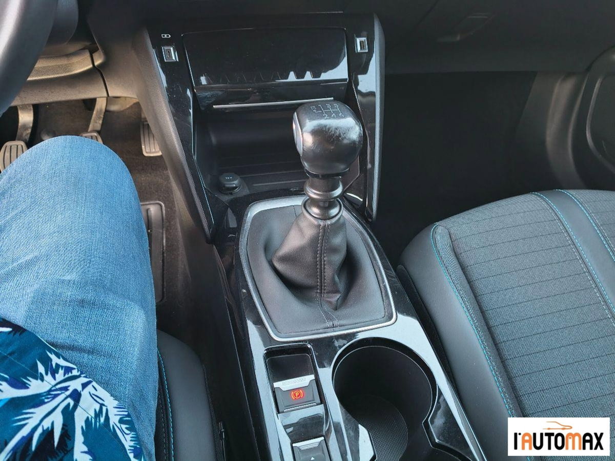 Peugeot 2008 BlueHDi 110 S&S Allure (12)