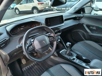 Peugeot 2008 BlueHDi 110 S&S Allure (8)