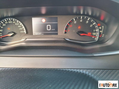 Peugeot 2008 BlueHDi 110 S&S Allure (9)