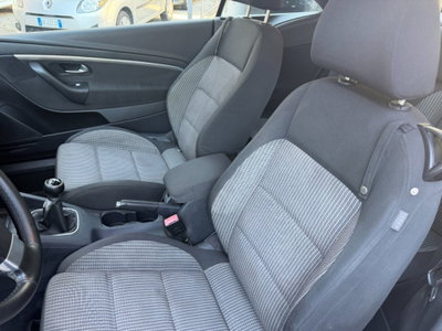 Volkswagen Eos 16V FSI (9)