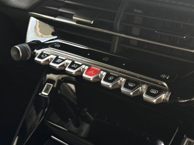 Peugeot 2008 PureTech 100 S&S Allure (17)