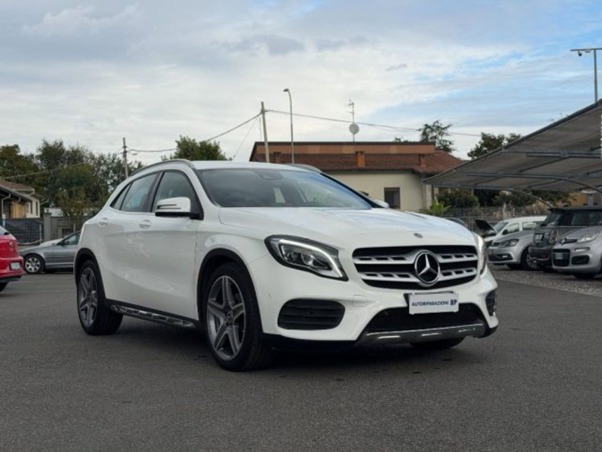 Mercedes-Benz GLA SUV 200 d Automatic 4Matic Premium (3)