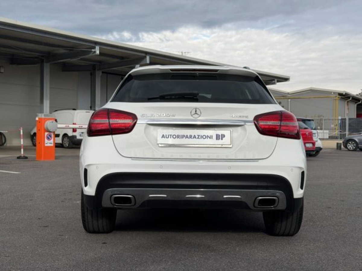 Mercedes-Benz GLA SUV 200 d Automatic 4Matic Premium (6)