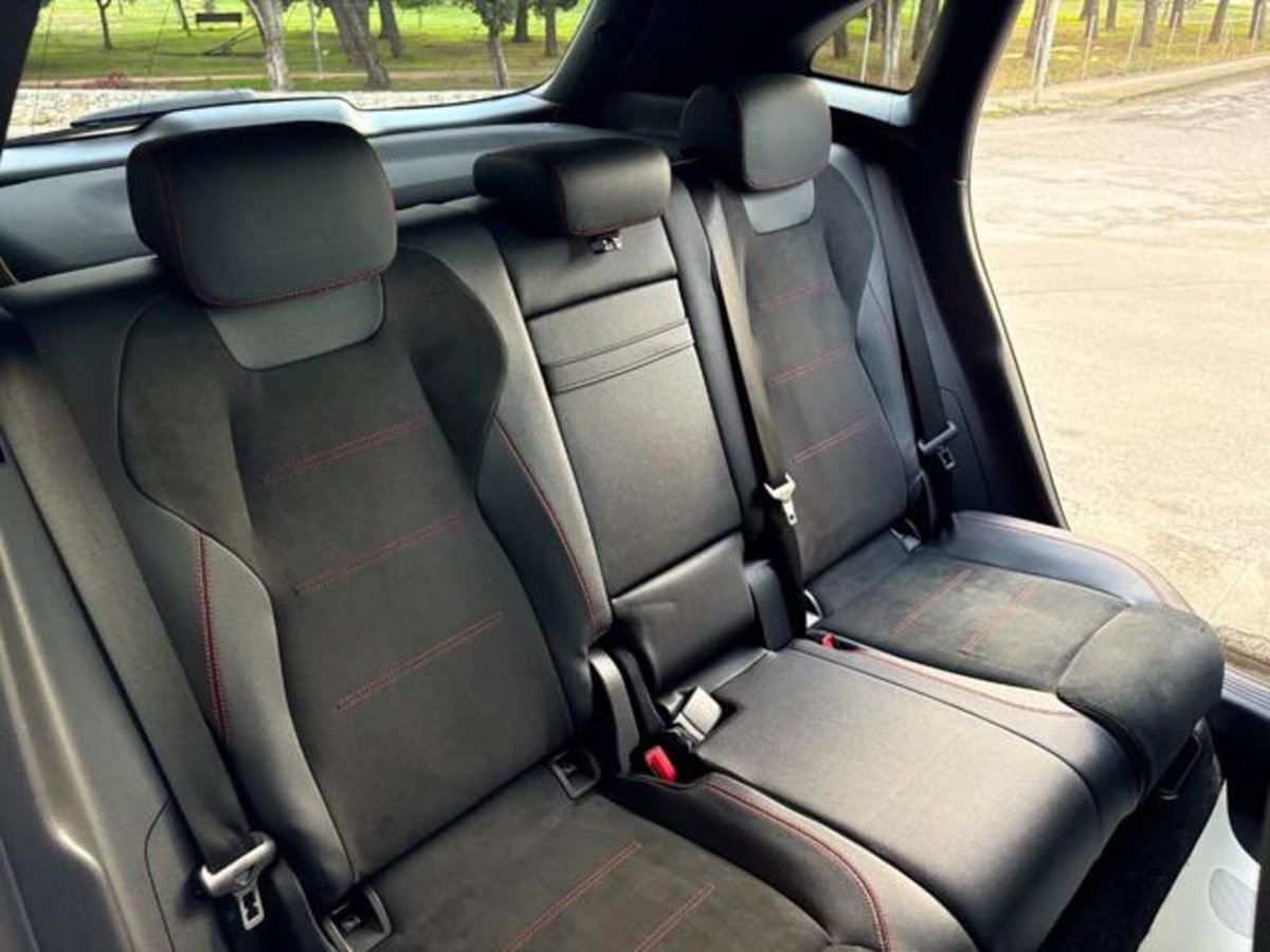 Mercedes-Benz GLA SUV 180 d Automatic Premium (12)