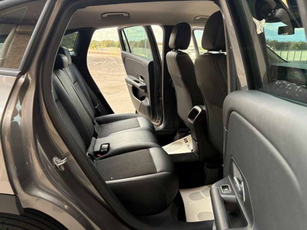 Mercedes-Benz GLA SUV 180 d Business Extra auto (11)