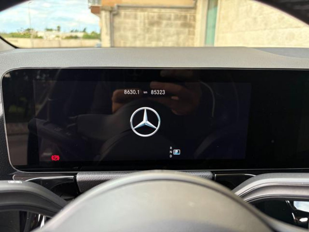 Mercedes-Benz GLA SUV 180 d Business Extra auto (16)