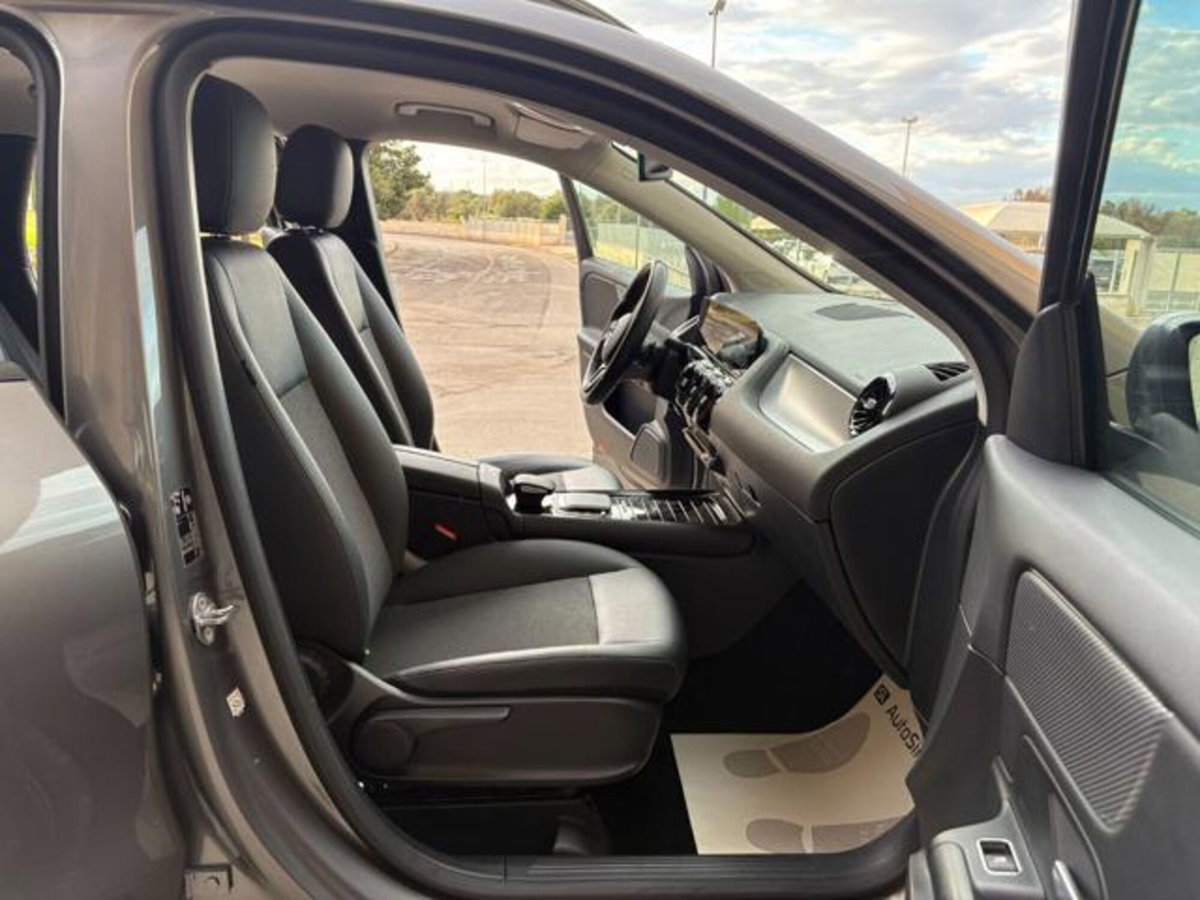 Mercedes-Benz GLA SUV 180 d Business Extra auto (9)