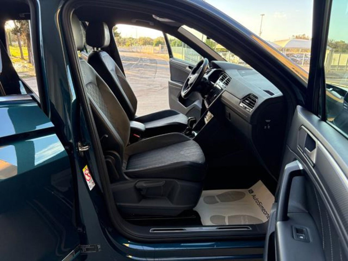 Volkswagen Tiguan 2.0 TDI 150 CV SCR DSG 4MOTION R-Line (9)