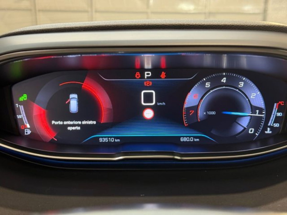 Peugeot 3008 PureTech Turbo 130 S&S EAT8 Allure (12)