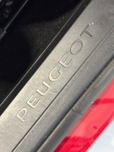 Peugeot 3008 PureTech Turbo 130 S&S EAT8 Allure (18)