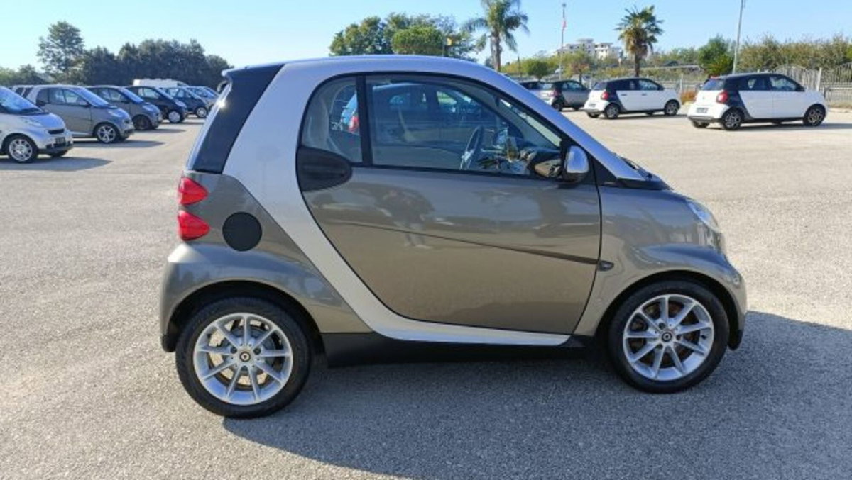 smart Fortwo 1000 52 kW MHD coupé passion (8)
