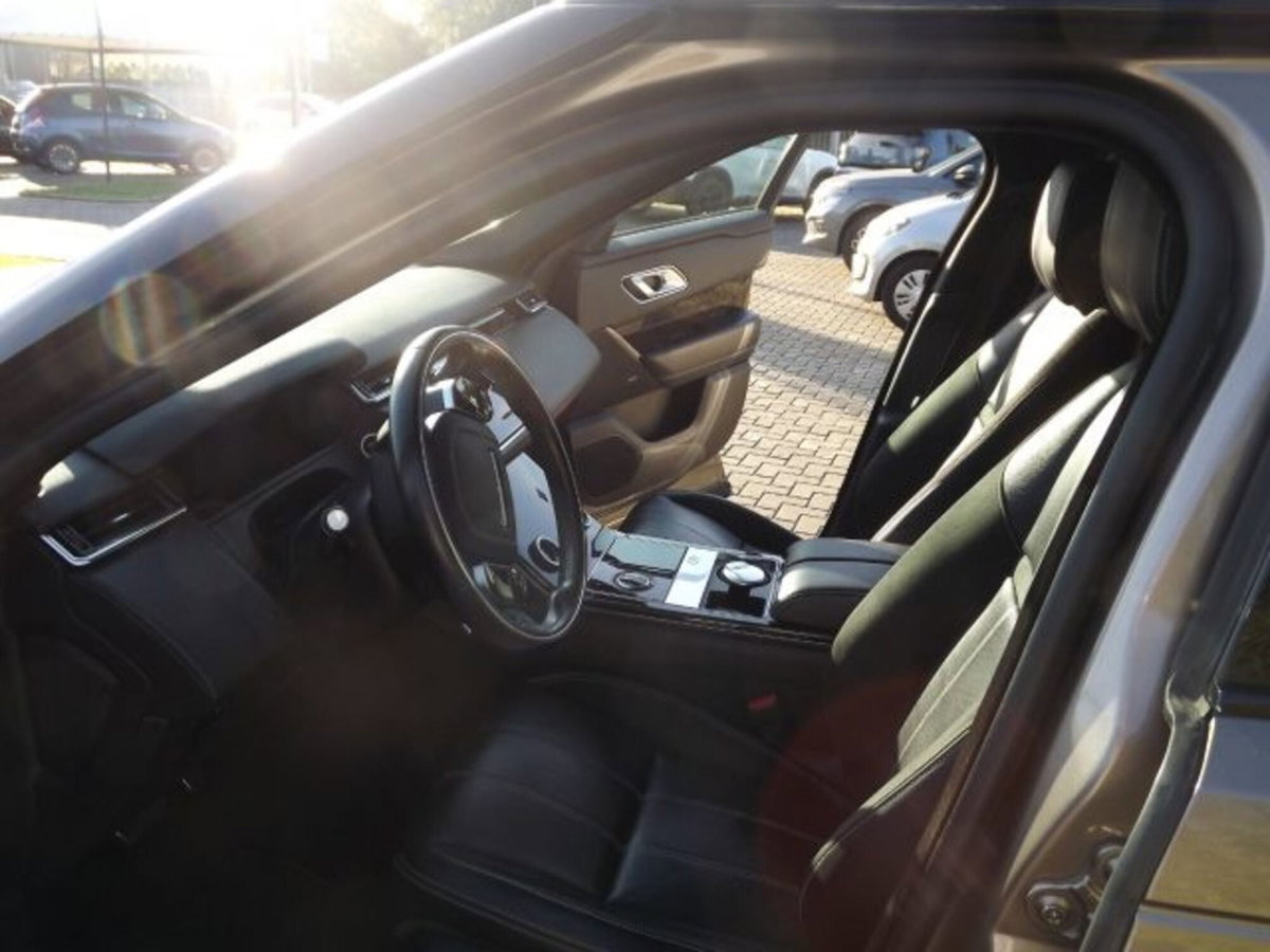 Land Rover Range Rover Velar 2.0D I4 240 CV (15)