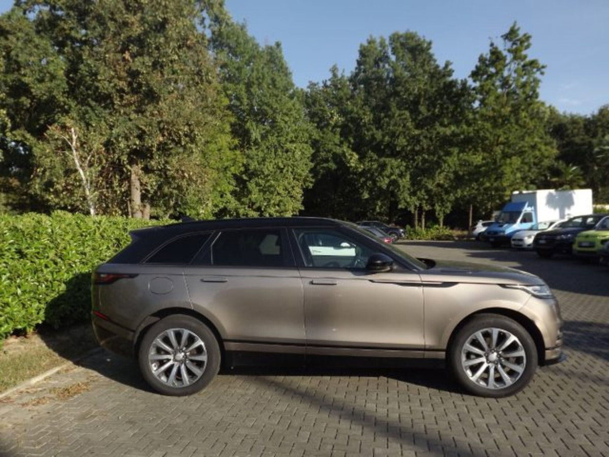 Land Rover Range Rover Velar 2.0D I4 240 CV (6)