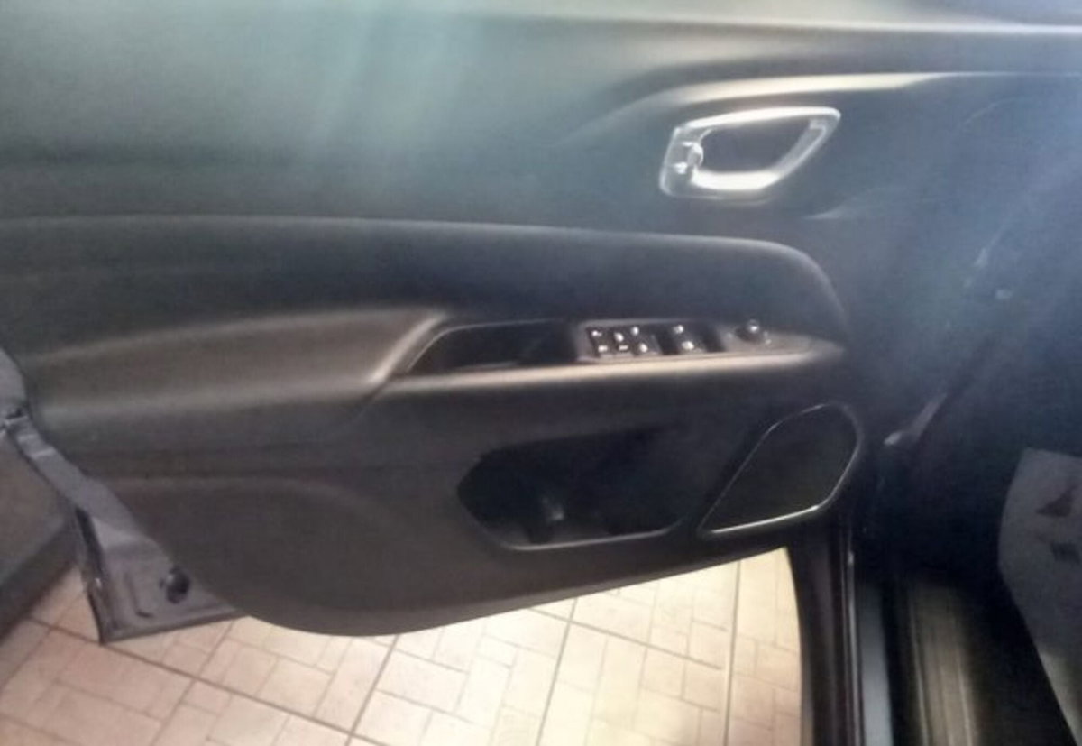 Jeep Compass 1.3 T4 190 CV PHEV AT6 4xe Longitude (9)