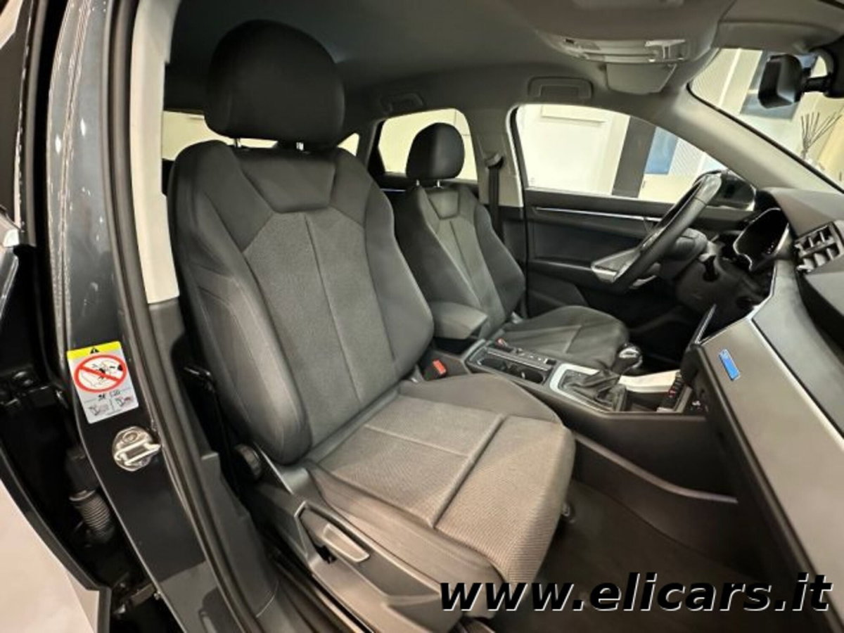 Audi Q3 35 2.0 tdi Identity Black s-tronic (15)